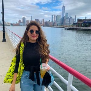 Meet your Posher, Mariajose